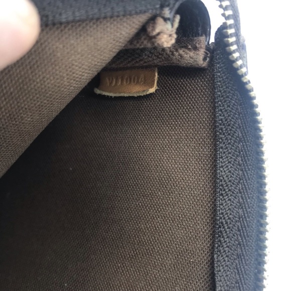 Louis Vuitton Pochette Panda Bag - Picture 3 of 4